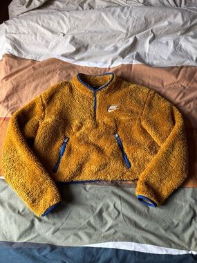 Nike Crop Top Golden Sherpa Fleece Pullover with Blue Trim